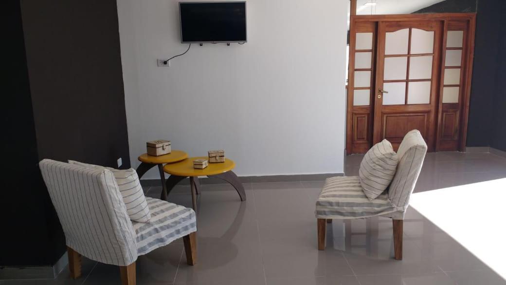 Hotel Cruce Del Desierto Veinticinco de Mayo  Ngoại thất bức ảnh